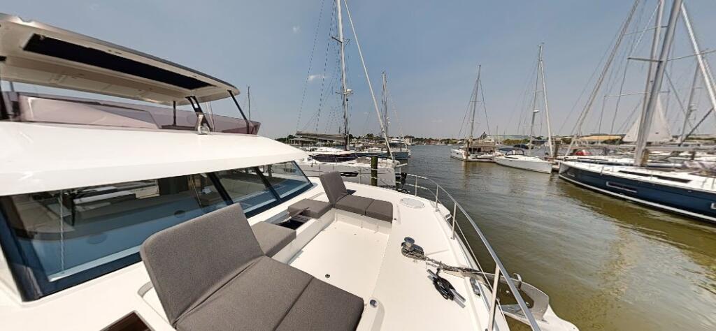 Power catamaran 