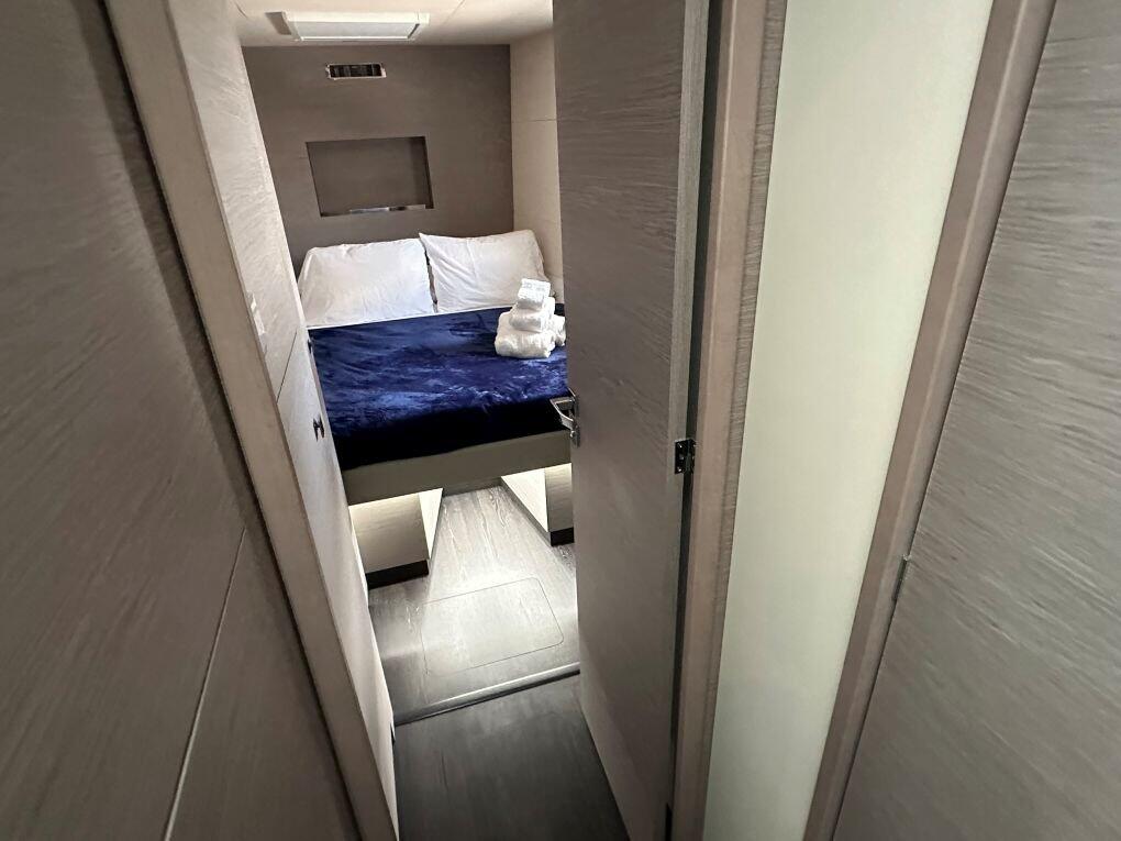 Power catamaran 