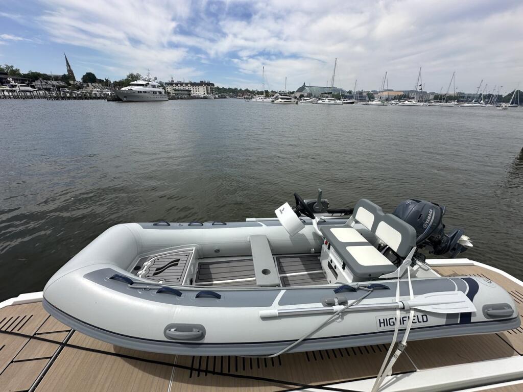 Power catamaran 