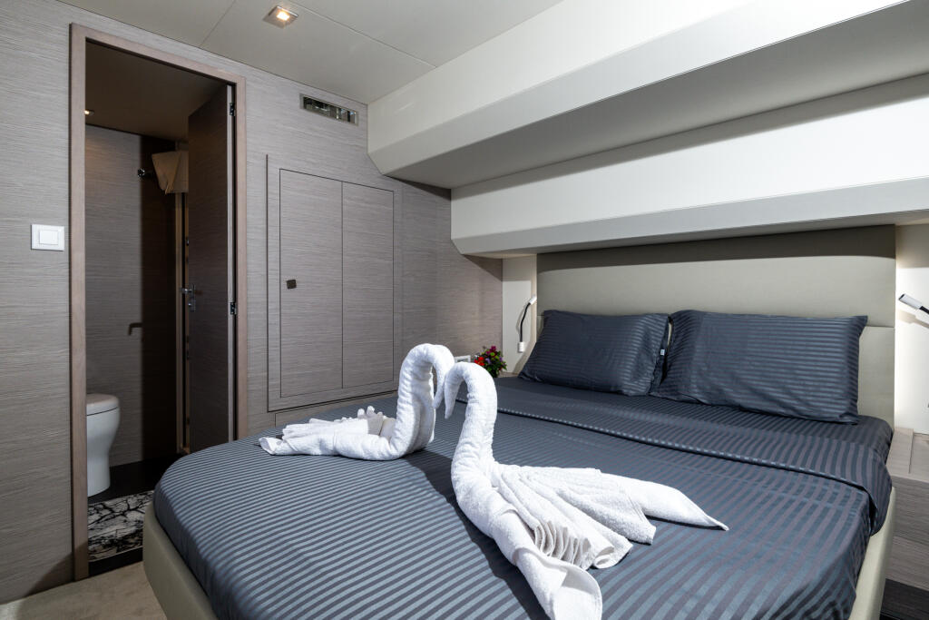 Power catamaran 