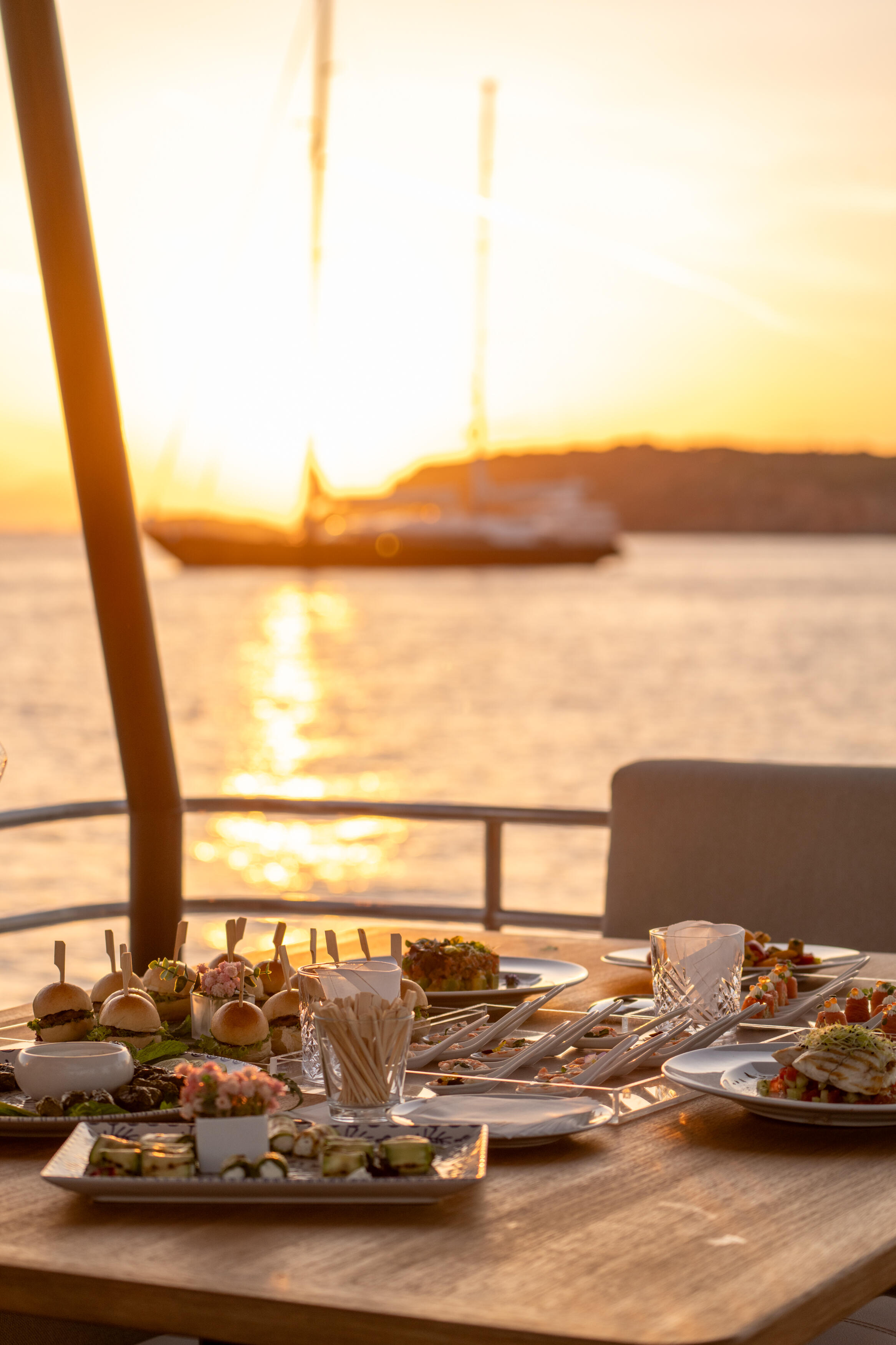 Power catamaran 