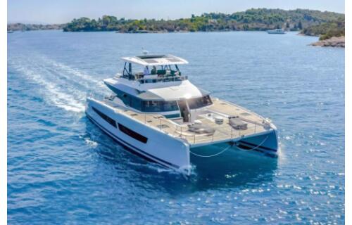 Power catamaran 