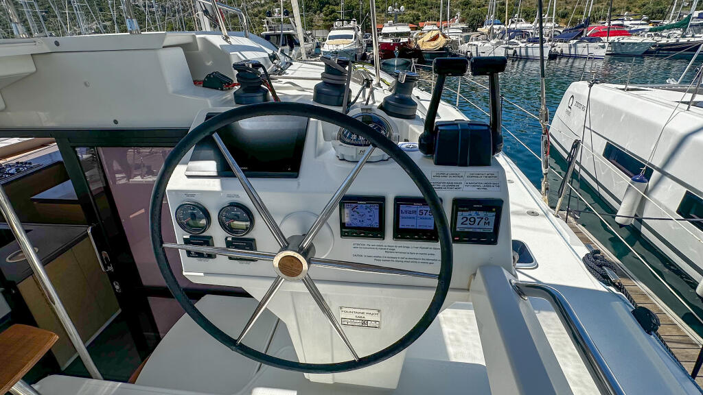 Catamaran 