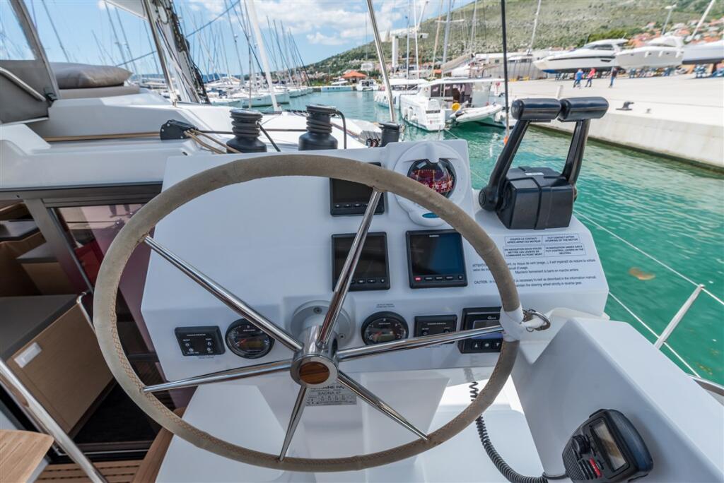 Catamaran 