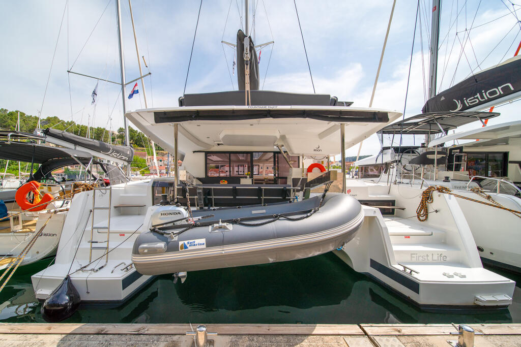 Catamaran 