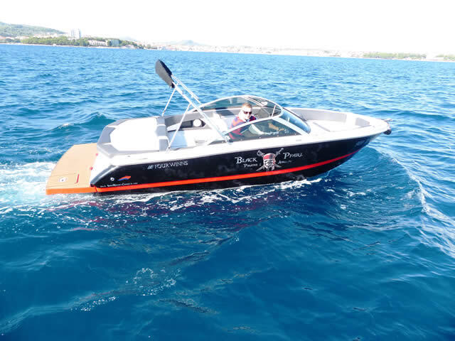 Motor boat 