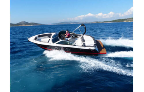 Motor boat 