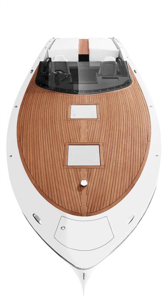 Motor boat 