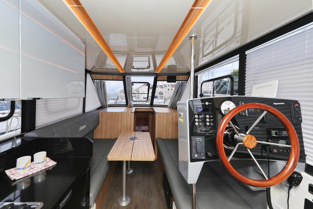 Motoryacht 
