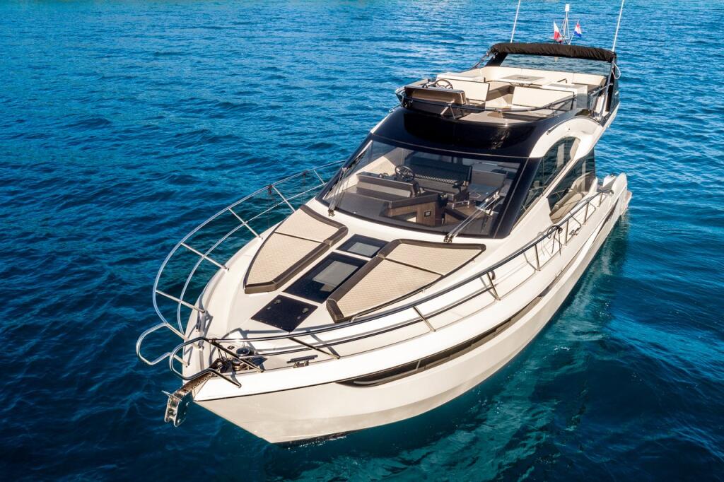 Motoryacht 
