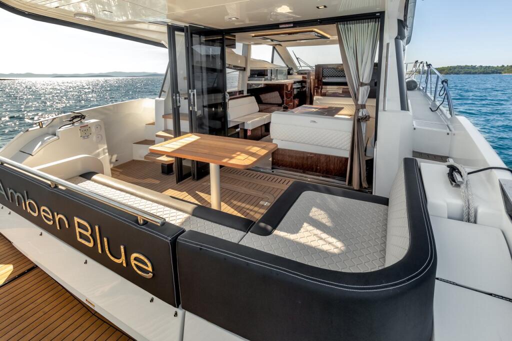 Motoryacht 