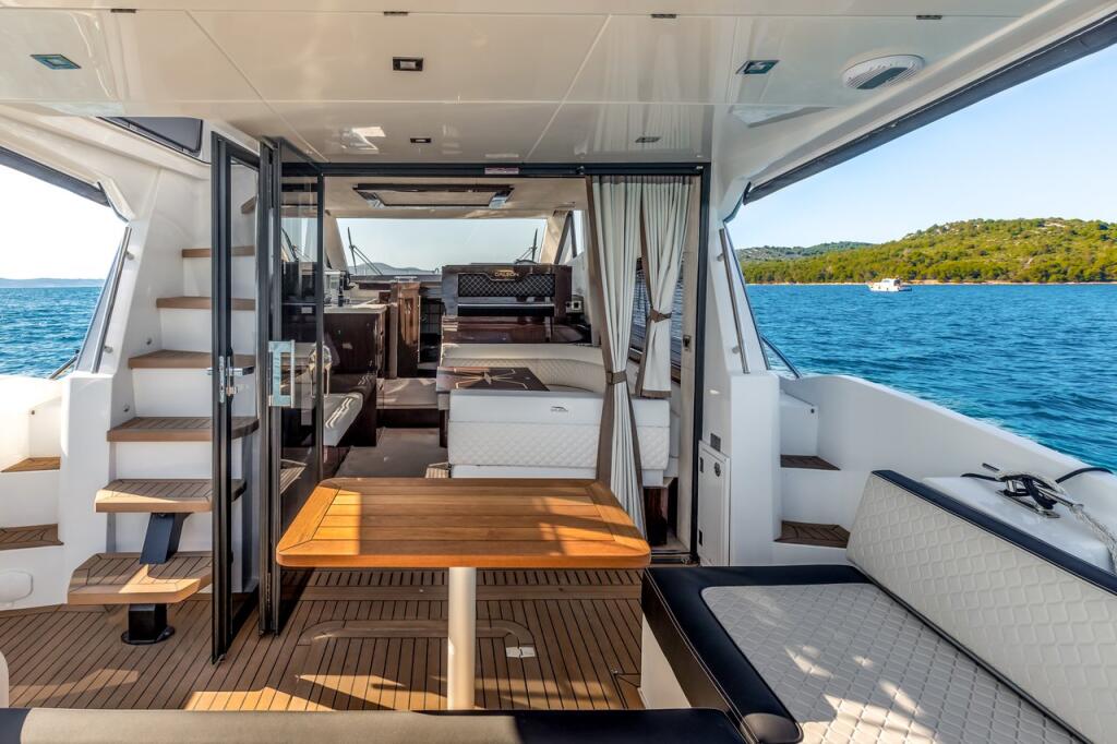Motoryacht 