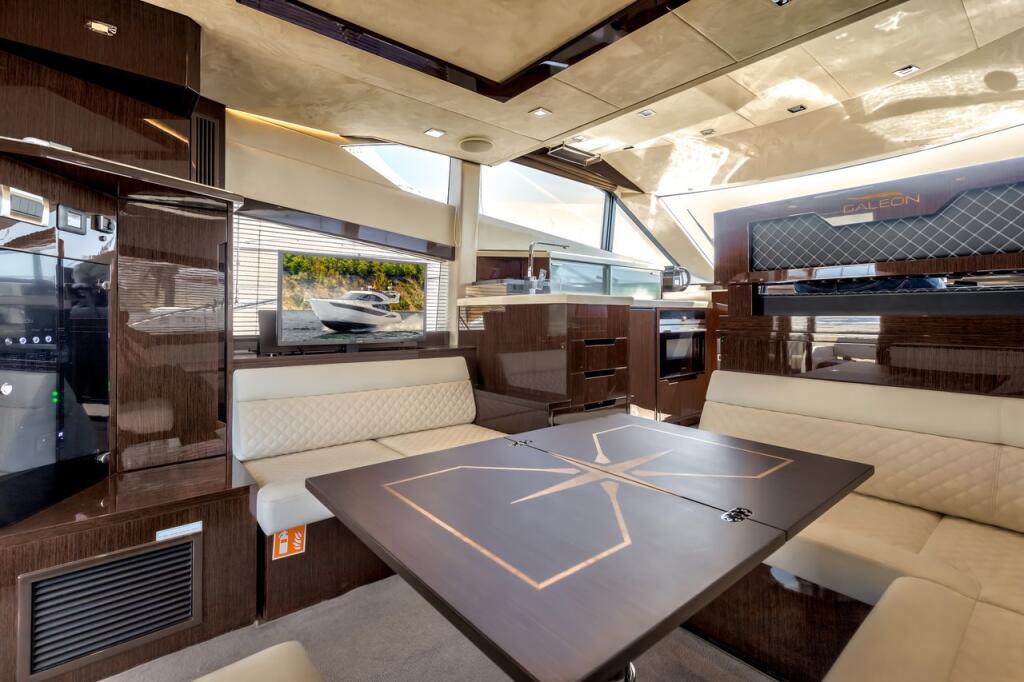 Motoryacht 