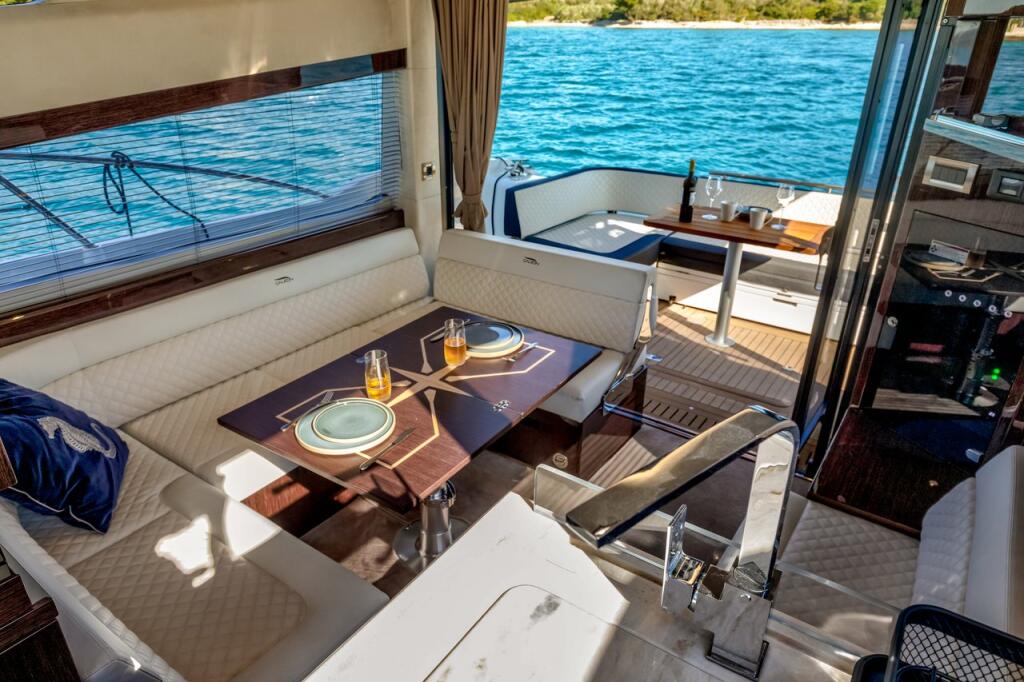 Motoryacht 