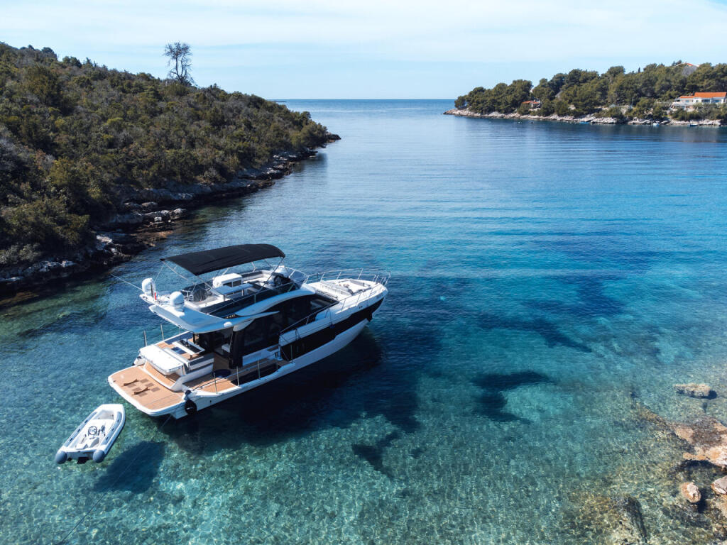 Motoryacht 