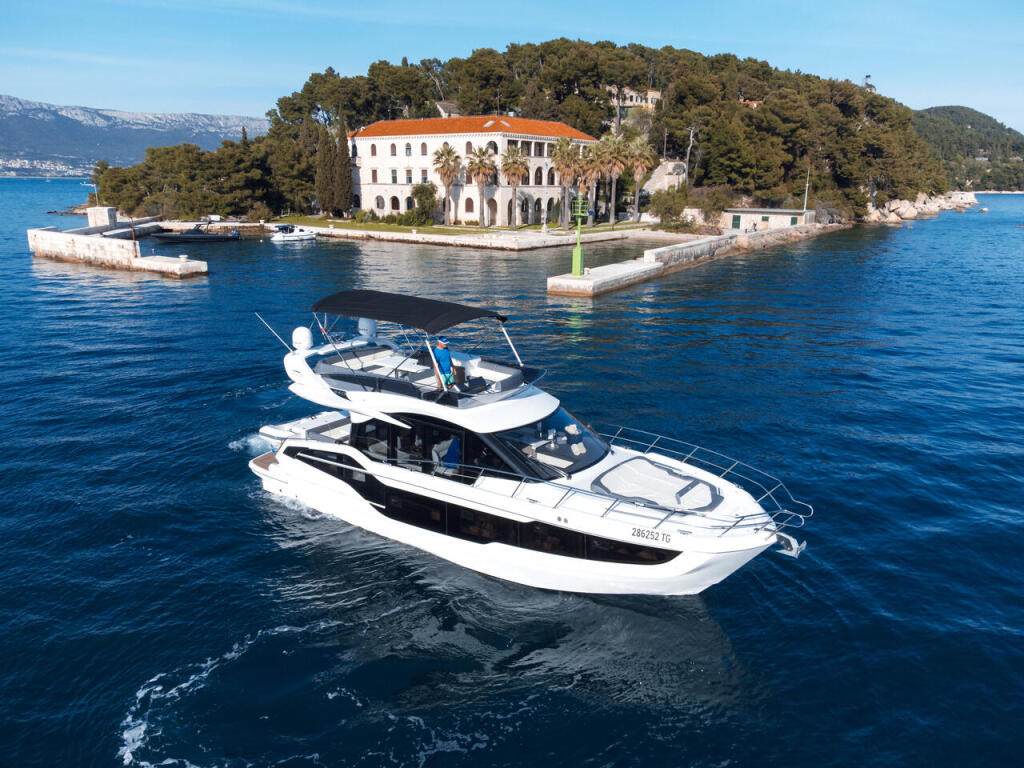 Motoryacht 