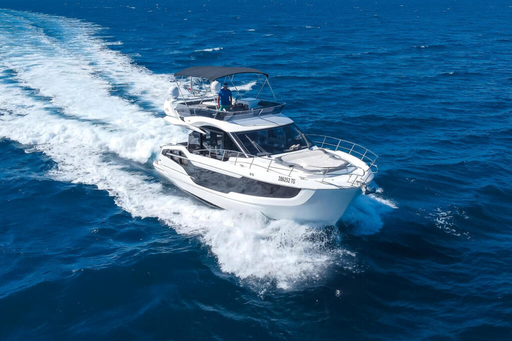 Motoryacht 