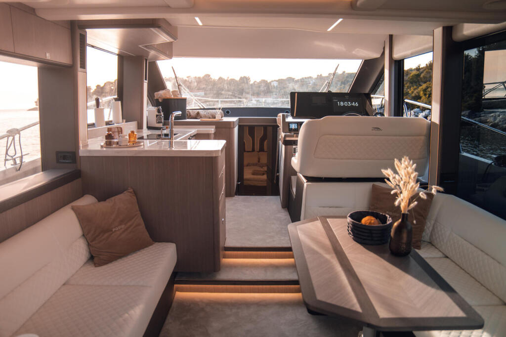 Motoryacht 