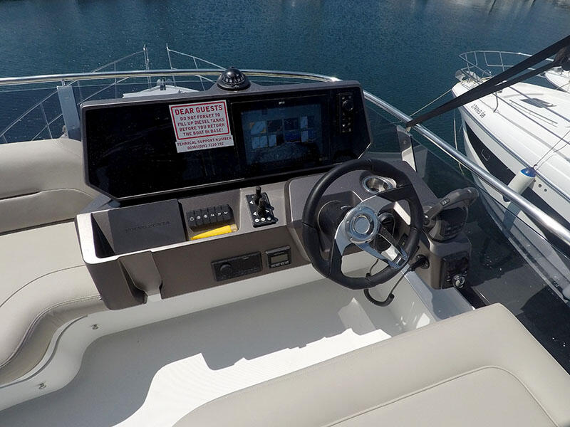 Motoryacht 