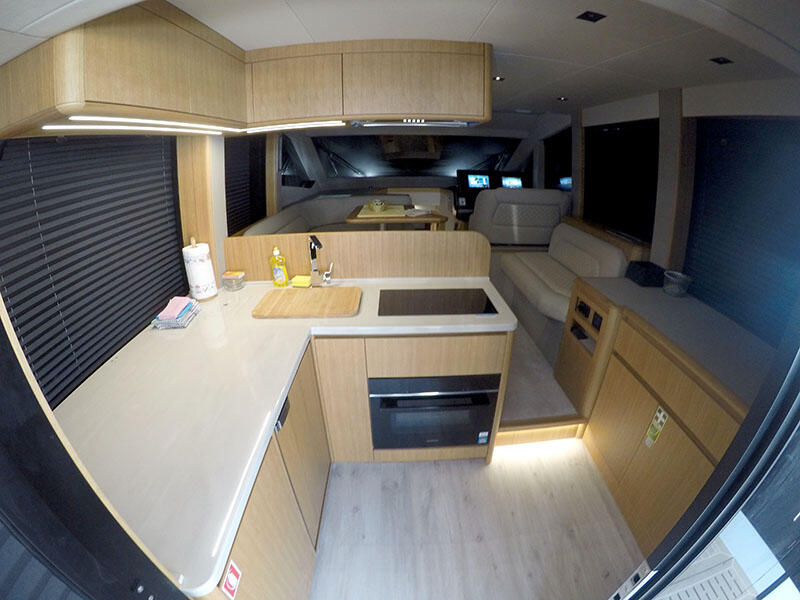 Motoryacht 