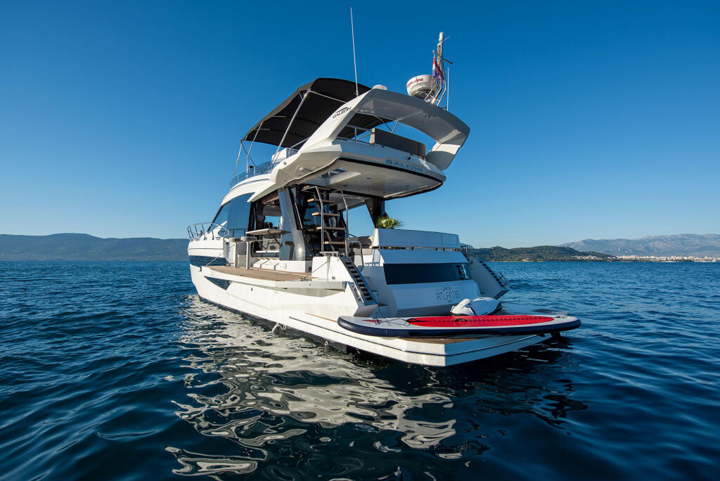 Motoryacht 