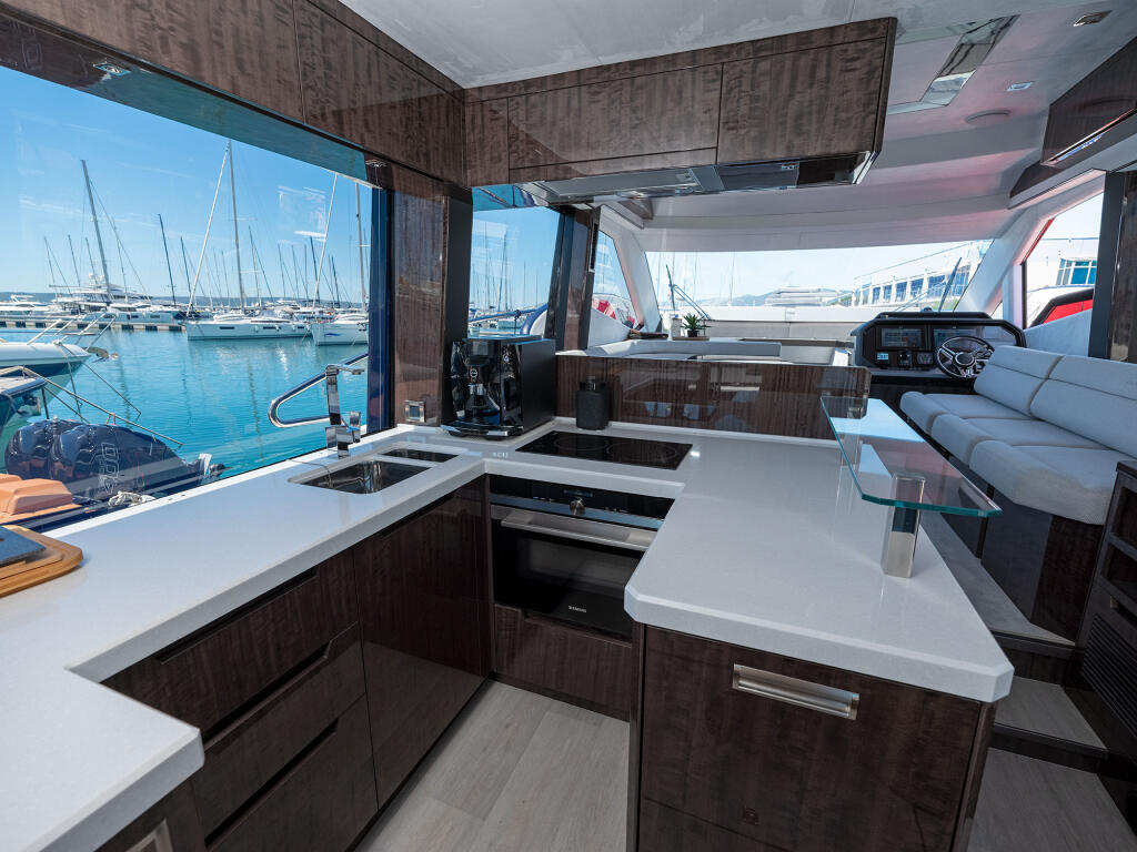 Motoryacht 