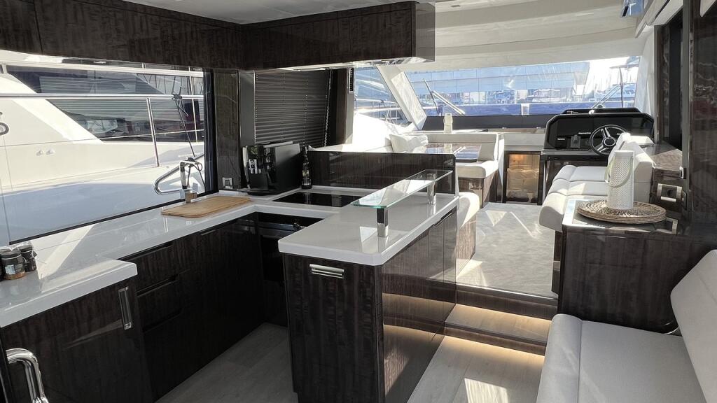 Motoryacht 