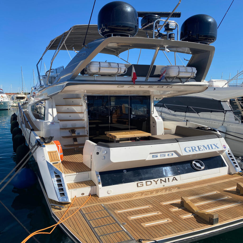 Motoryacht 