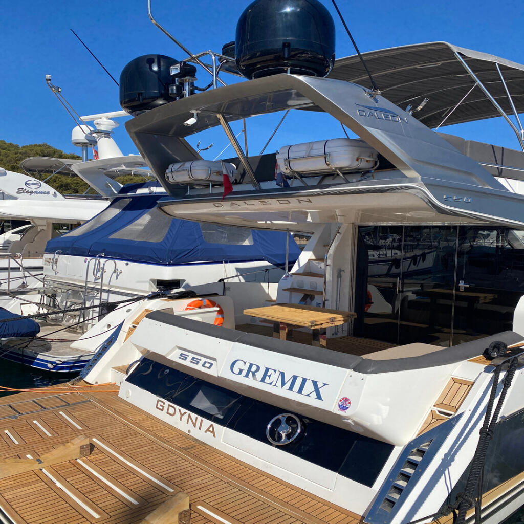 Motoryacht 