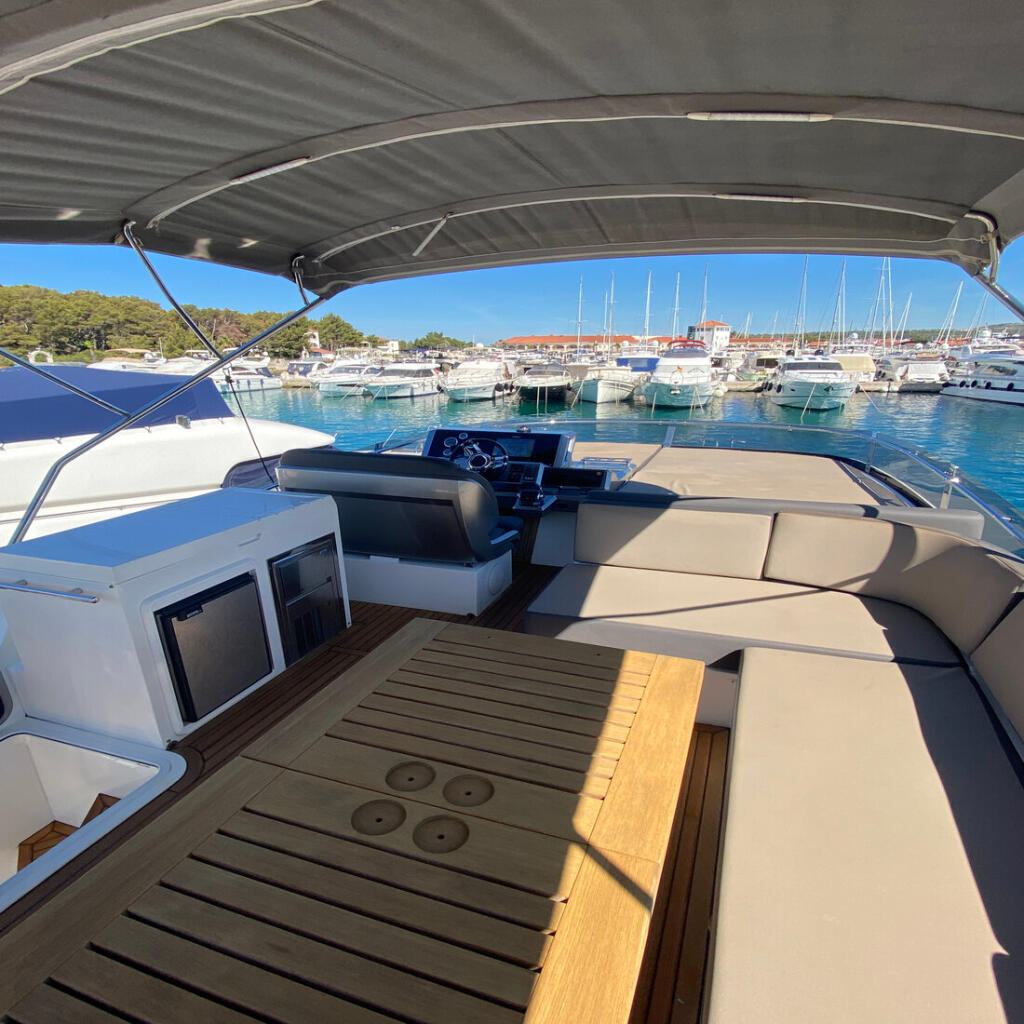Motoryacht 