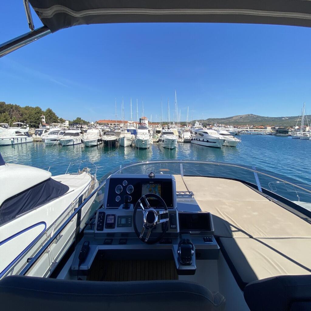 Motoryacht 