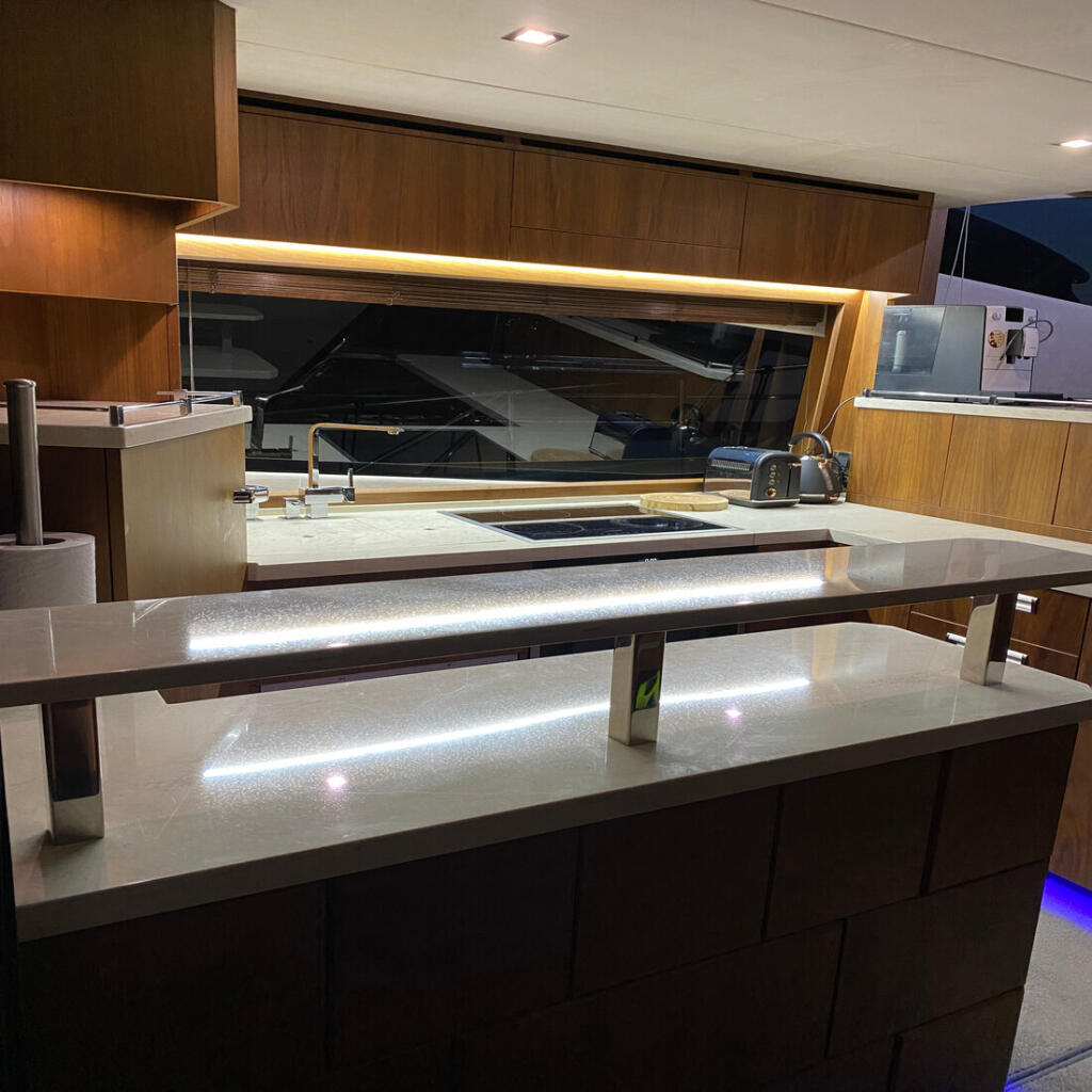 Motoryacht 