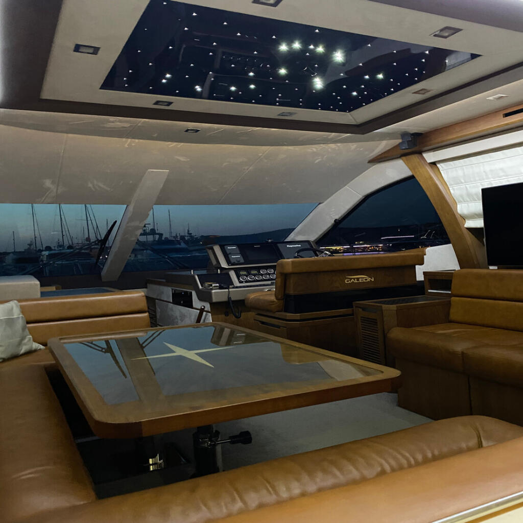 Motoryacht 
