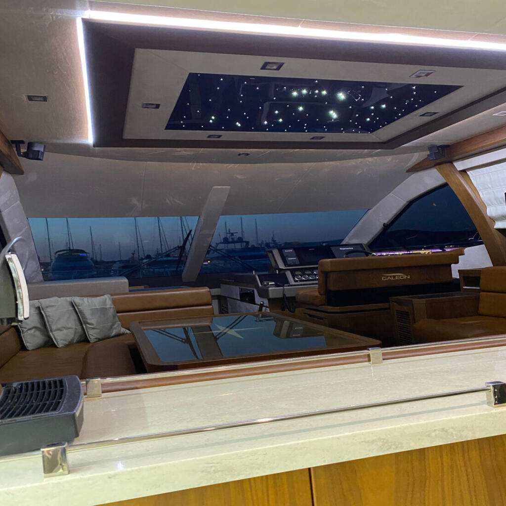 Motoryacht 