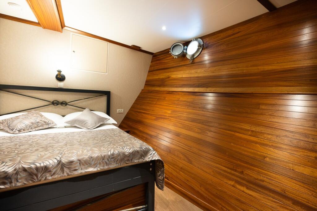 Luxury motor yacht 