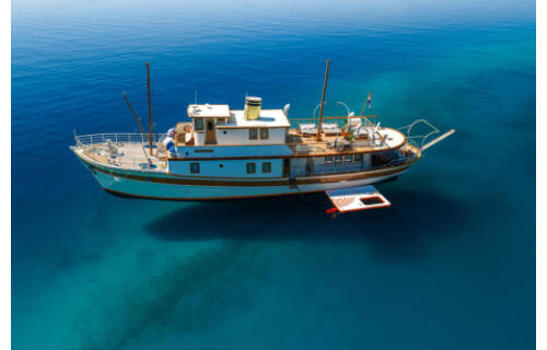Luxury motor yacht 
