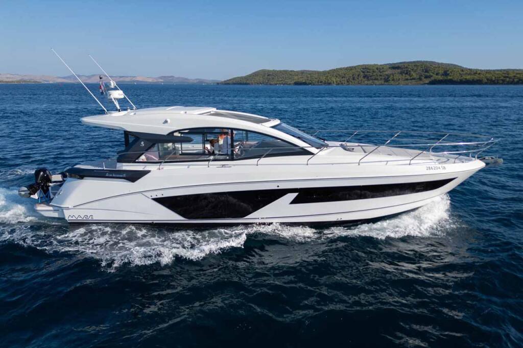 Motoryacht 
