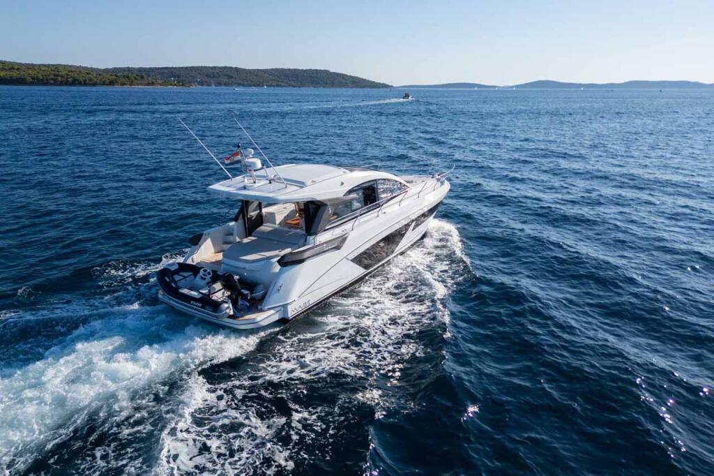 Motoryacht 