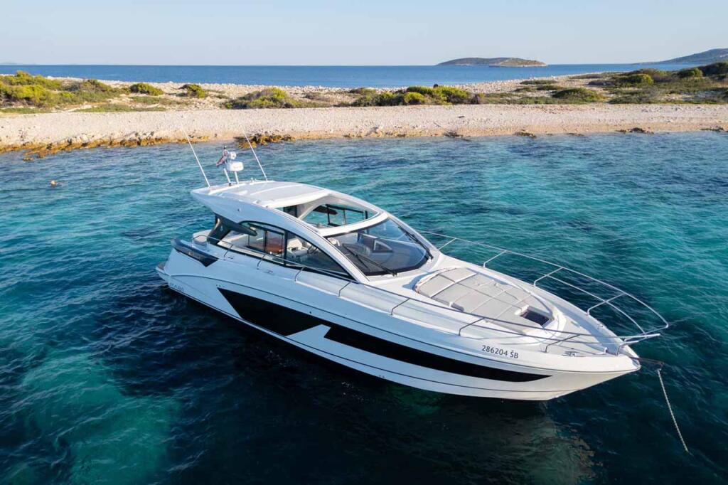 Motoryacht 