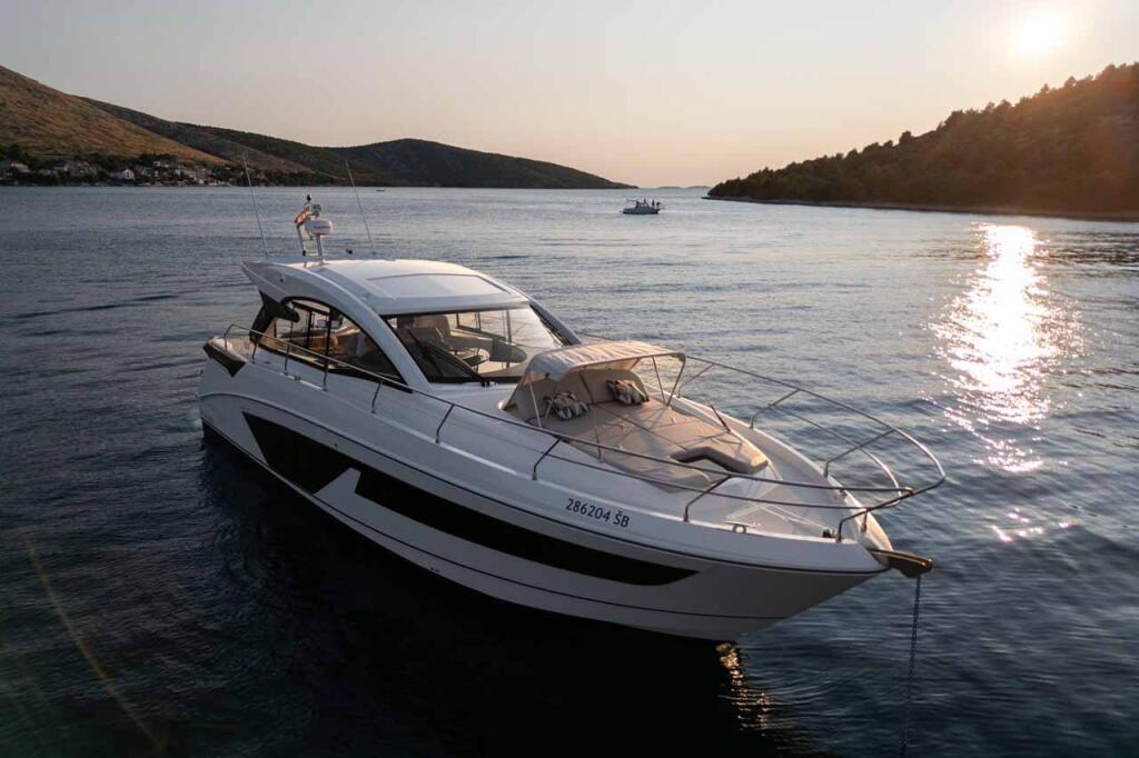 Motoryacht 