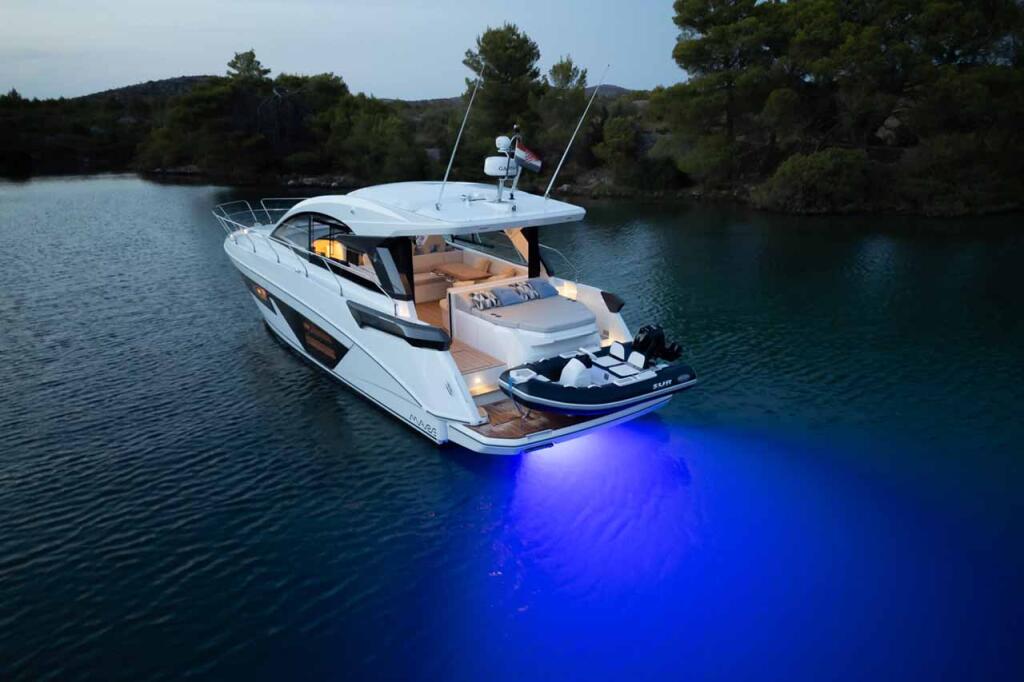 Motoryacht 