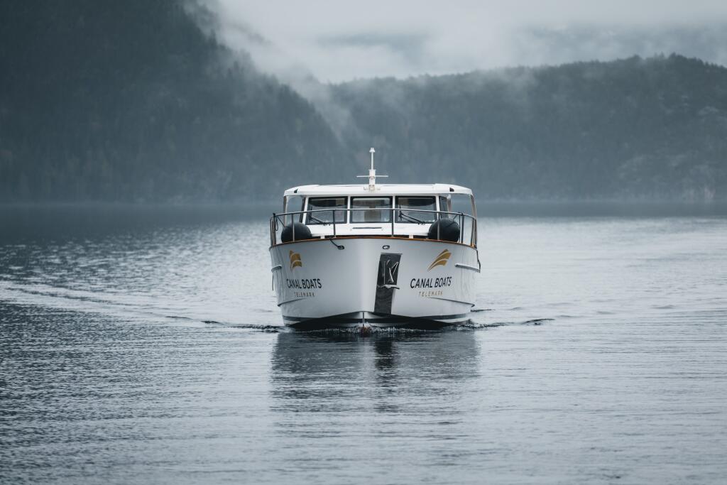 Motor yacht 