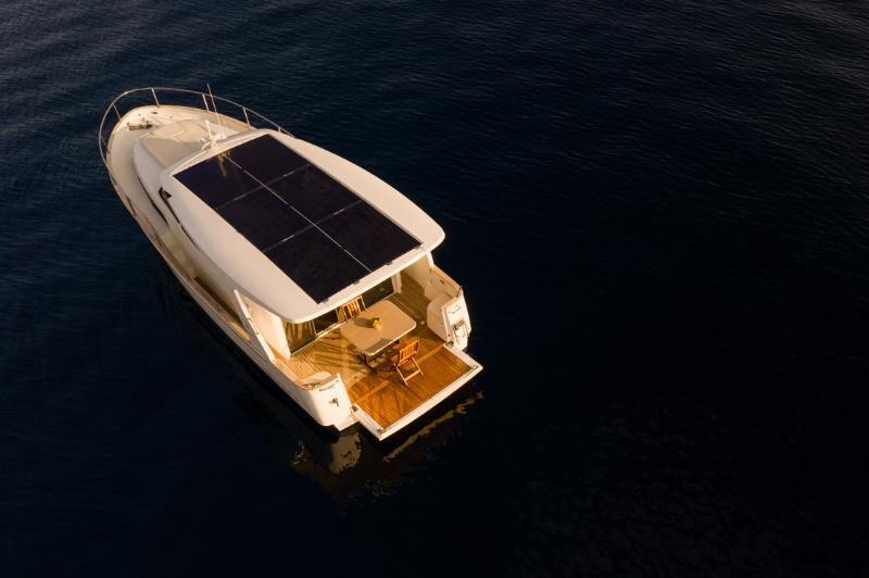 Motor yacht 