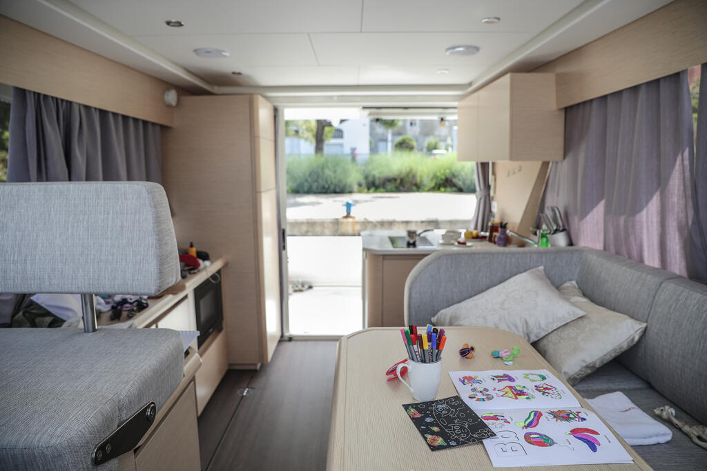 Motor yacht 