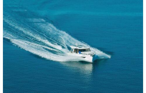 Motor yacht 