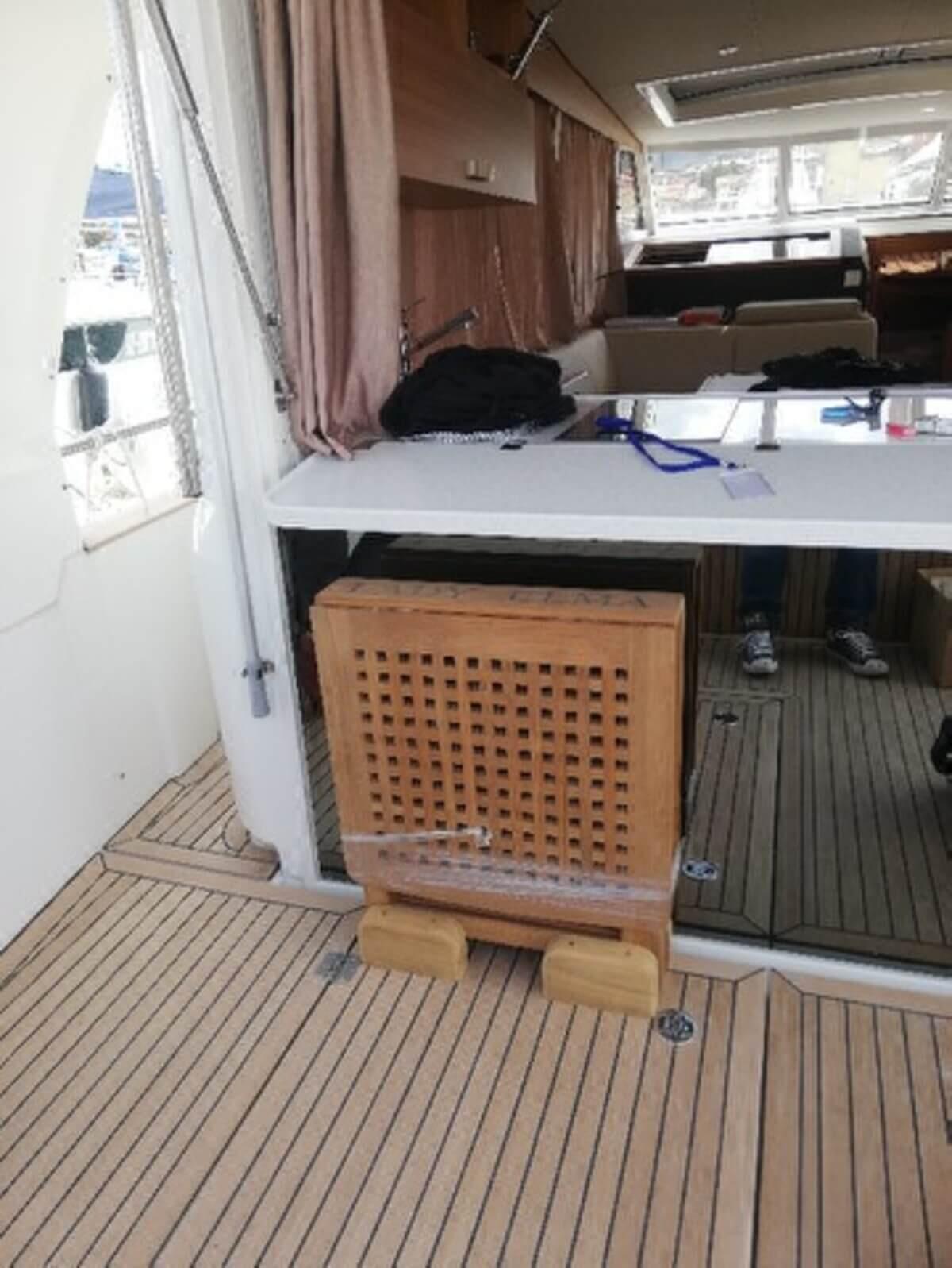 Motor yacht 
