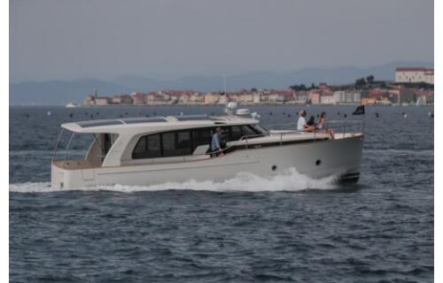 Motoryacht 