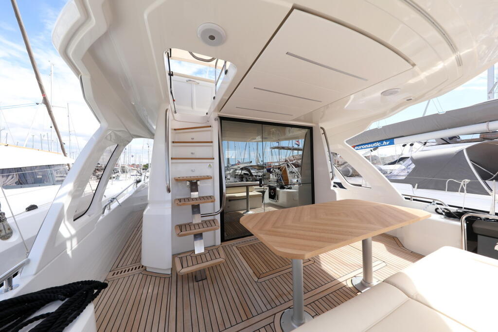 Motoryacht 