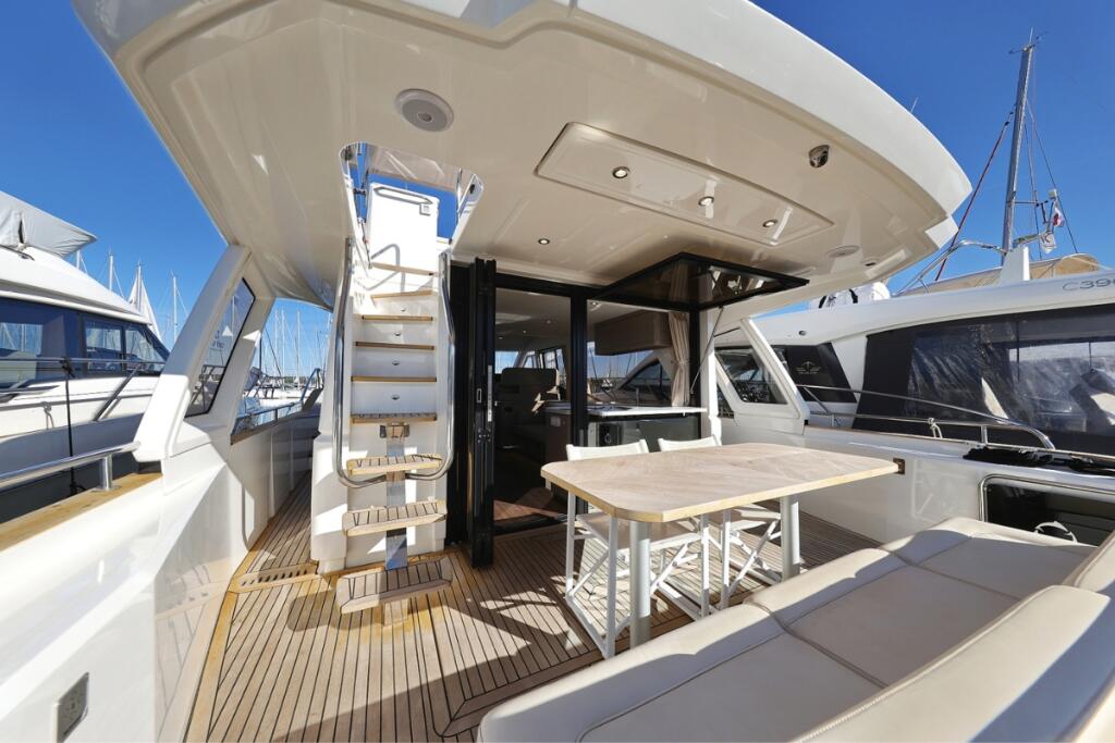 Motoryacht 