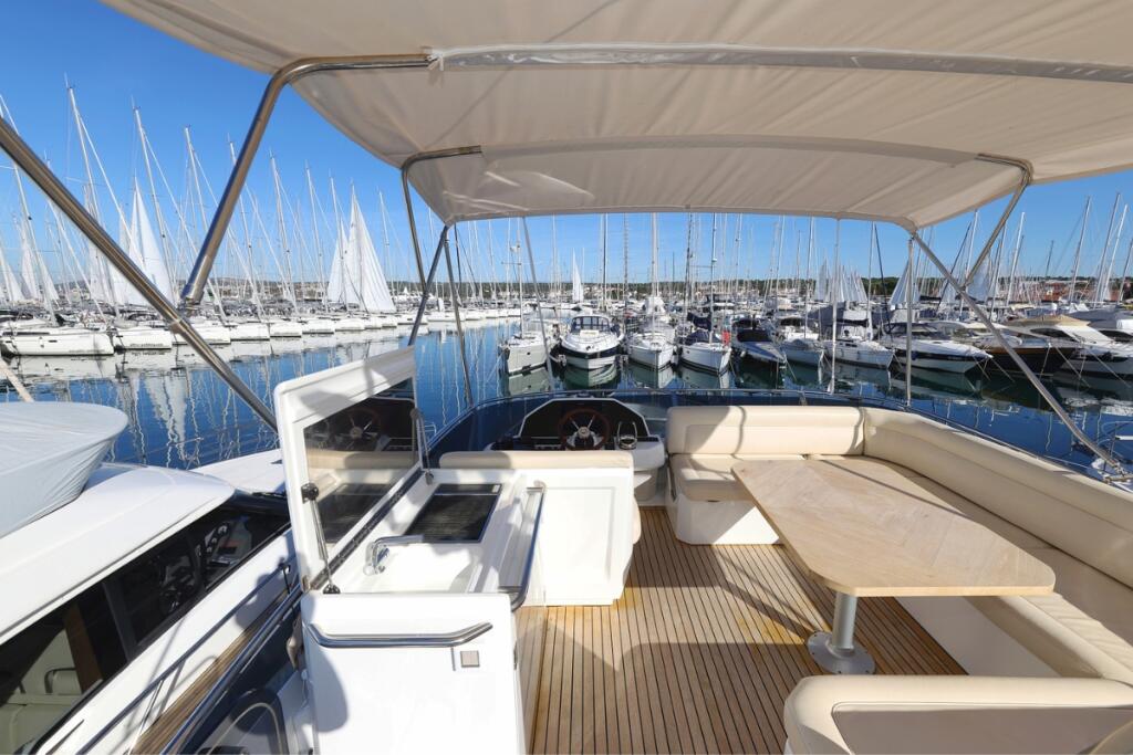 Motoryacht 